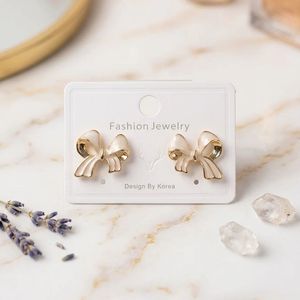 Elegant Black Flower Stud Earrings