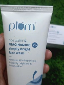 Plum Rice Water &amp; Niacinamide Skincare Set