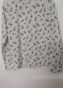 Berrylush white floral print tie-up neck top