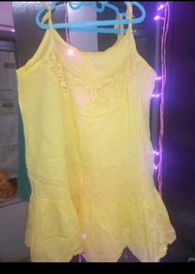 Sunset Yellow top🌇