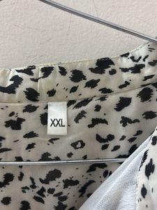 Chic Leopard Print Blouse