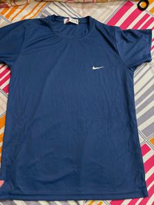 Nike T-Shirt