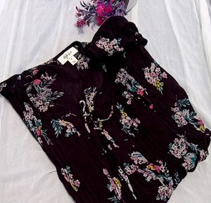 Black Floral Top 🛍️🖤