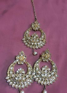 Set Of 2 Earrings &amp; Maangtika
