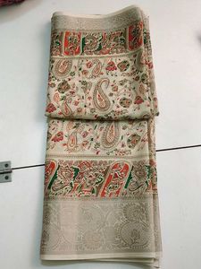 Cream Paisley Print Silk Saree