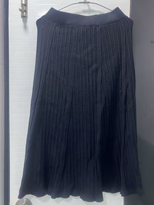 Ribbed Midi Skirt