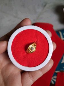 Elegant Gold Ring with Stone Accent