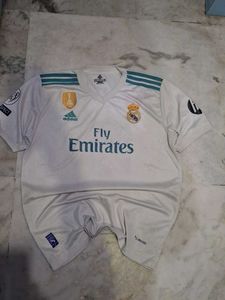 Real Madrid Jersey(2017), embroidery and patches