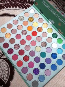 Hated with Love Pressed pigment Palette