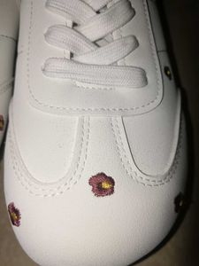 Corolla Unique Sneakers...