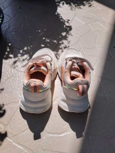 Cutewalk by Baby Hug velcro Shoes