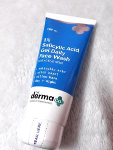 The Derma Co 1% Salicylic Acid Gel Face Wash With