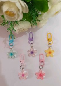 Cute Flower Keychain Set