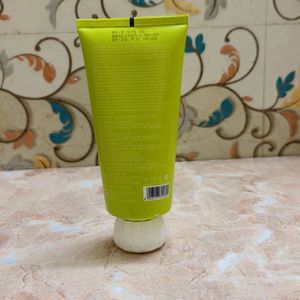 Dot &amp; Key Face Wash