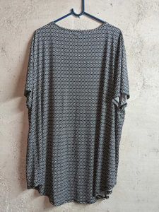 Stylish Geometric Print Top Oversized