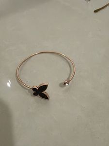 Elegant Rose Gold Butterfly Bangle
