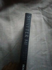 Shatter Me - Tahereh Mafi