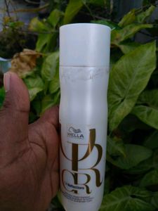 Wella Oil Reflections Shampoo