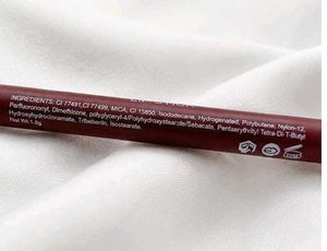 HUDA COLOR Matte Lipstick - Deep Berry Shade