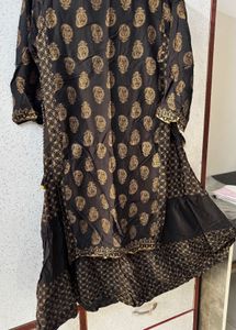 Black &amp; Gold Printed Kurta