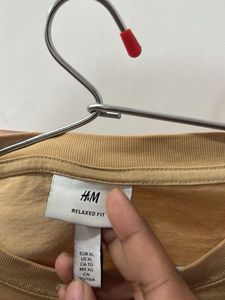 H&amp;M tan t shirt