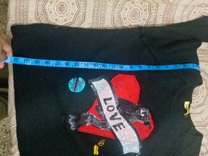 Love Graphic Sweater in Xl size for women