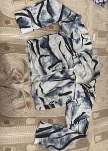 Stylish Abstract Print crop shirt