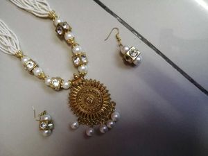 Temple Style Jewellery Set