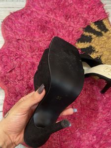 Chic Black Bow Heels