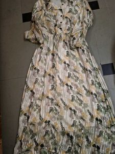 Flowy Leaf Print Maxi Dress