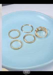 Set of 5 Gold-Tone Rings