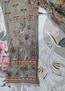 Elegant Kurta Set with Intricate Floral Print