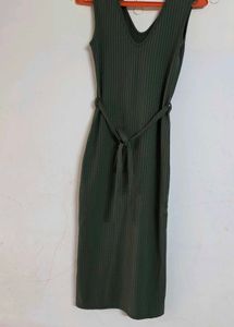 Sleeveless Ribbed Midi Dress with Belt