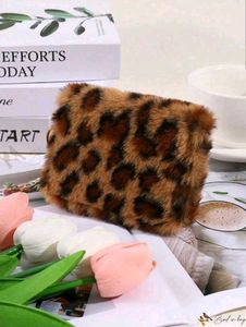 Leopard Faux Fur Pouch 🤎
