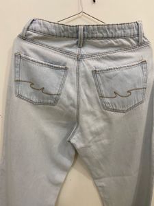 Light Wash Cropped Jeans