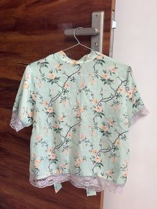 Floral Print Lace Trim Top