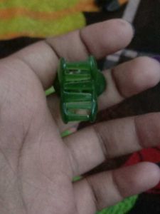 Green Claw Clip&a nailpolish