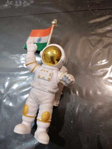 Astronaut Showpiece with Flag