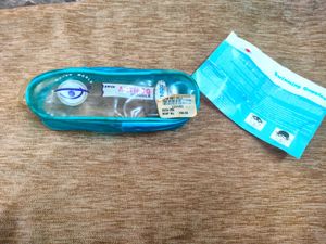 Swimming goggles