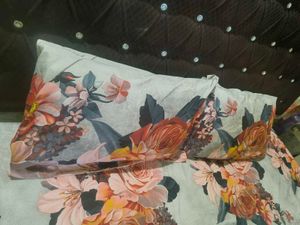 King size Floral Bedsheet Set..
