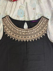 Embellished Black Sleeveless Kurta