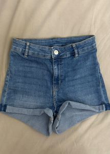 New H&M Denim Shorts High Waisted