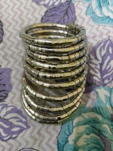 Silver Tone Bangle Set
