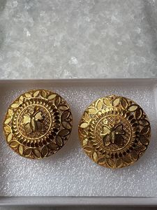 Exquisite Gold-Tone Round Earrings ( Kaan Pasha )
