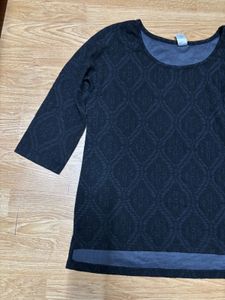 Textured Black 3/4 Sleeve Top