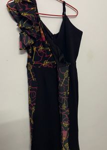 Chic Black Jumpsuit with Printed Accent