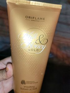 Oriflame Milk &amp; Honey 🍯 Body Scrub