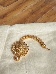 Elegant Gold Kamarbandh with Sparkling Stones