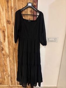 Chic Black Tiered Midi Dress