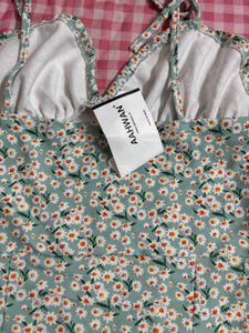 Cute Floral Print Midi dress 👗🎀